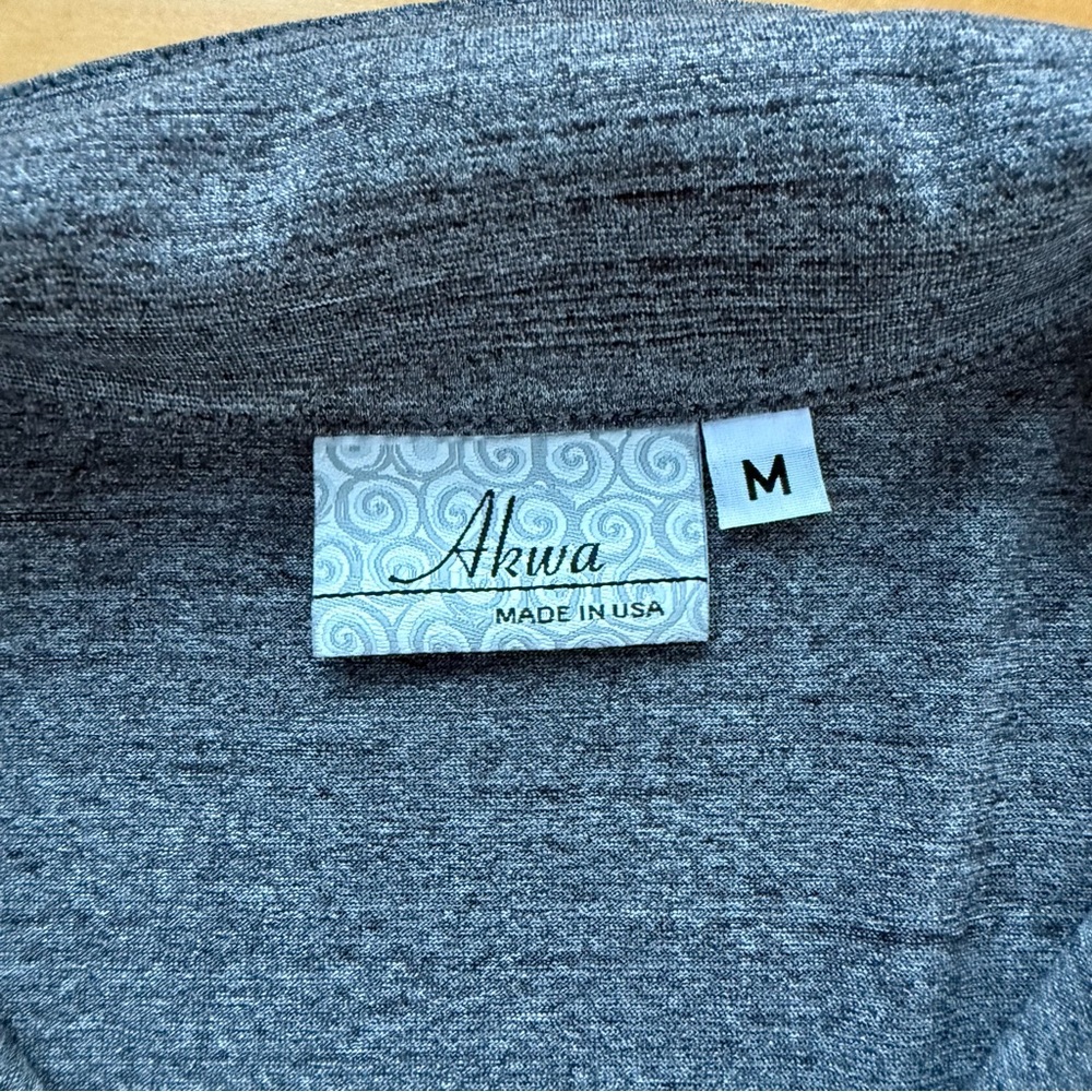 Gray Polo Shirt with White House Emblem - Picture 4 of 7